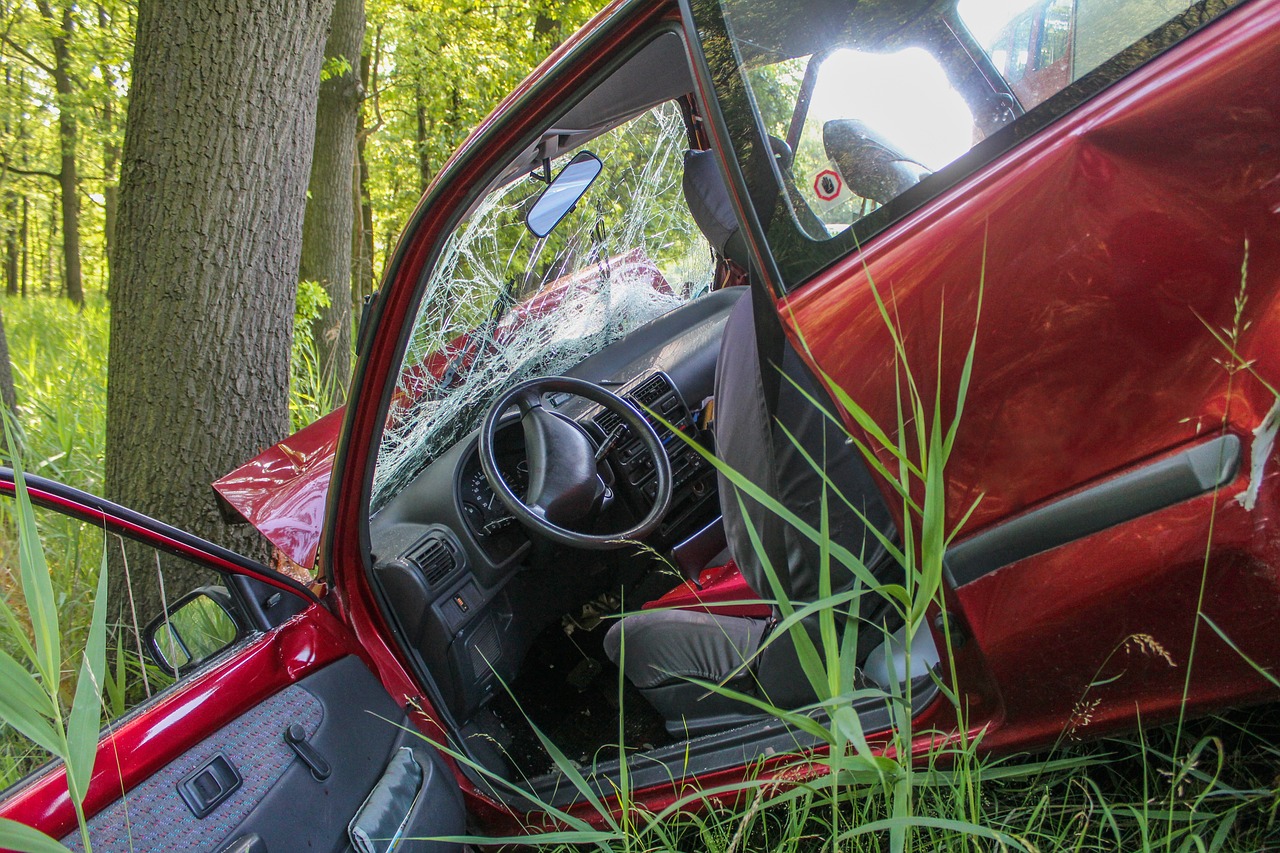 金華交警遭遇車禍?zhǔn)录?，反思與警示