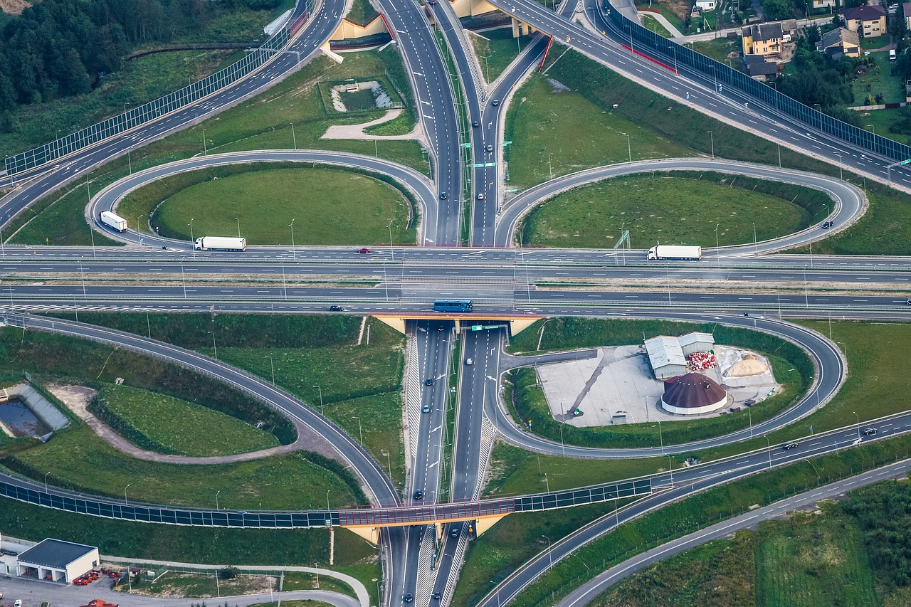 小米汽車智能道路救援服務(wù)，科技引領(lǐng)，救援新體驗